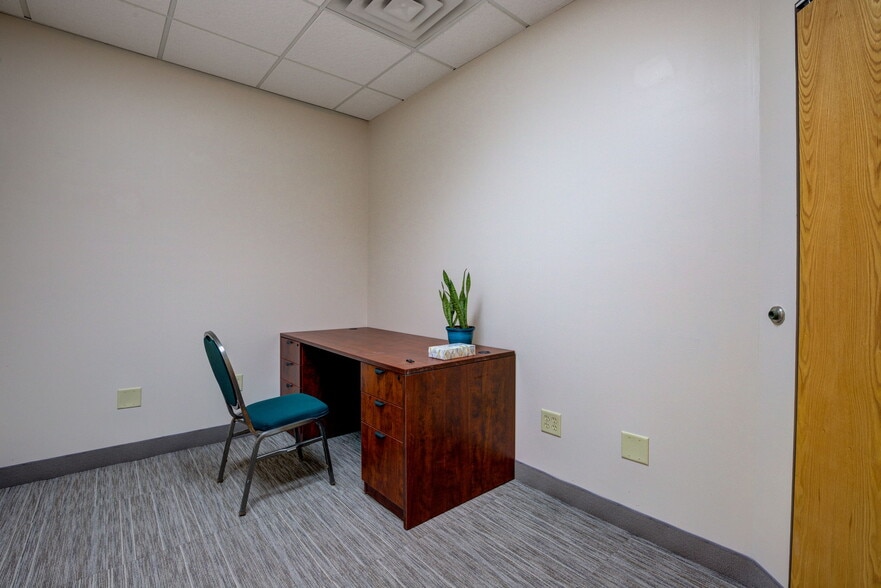 More Photos Of 1301 Cliff Rd E, Burnsville Showroom For Sale