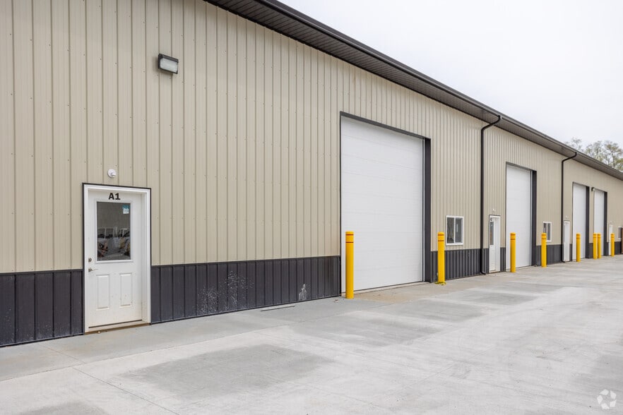 More Photos Of 1605 51st Ave, Des Moines Industrial For Lease