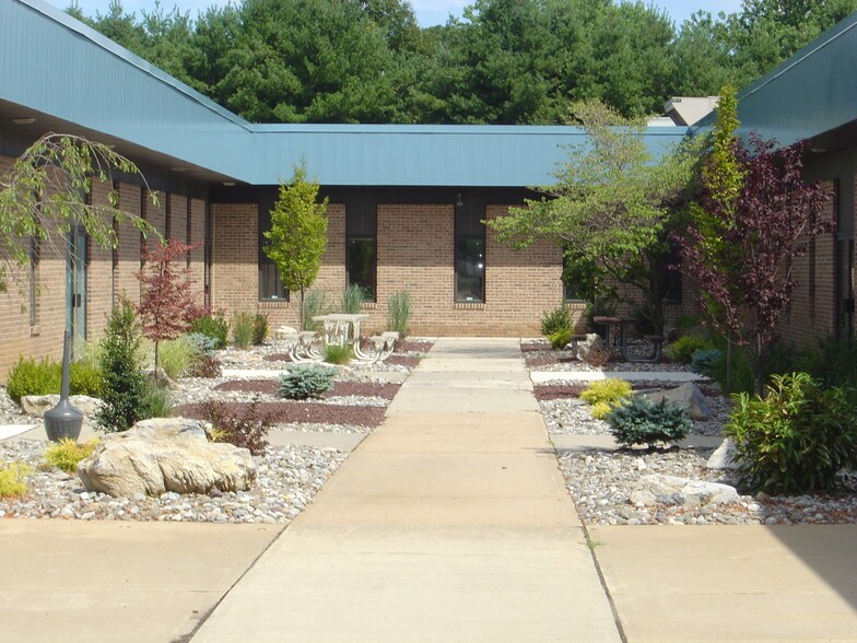 More Photos Of 3635 Quakerbridge Rd, Hamilton Medical For Lease