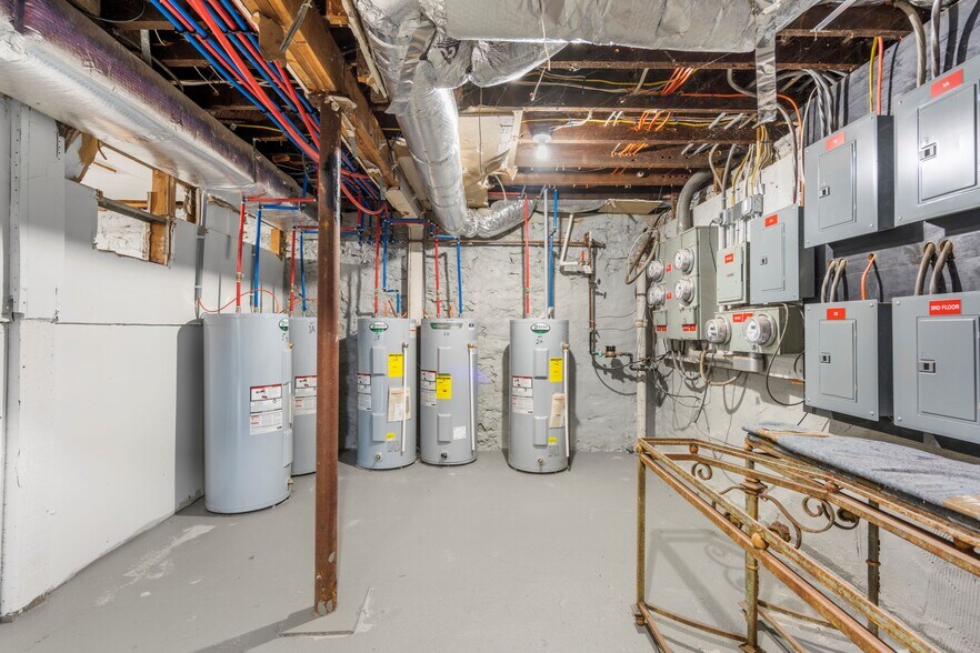 More Photos Of 2 Park St, Norwalk Apartments For Sale