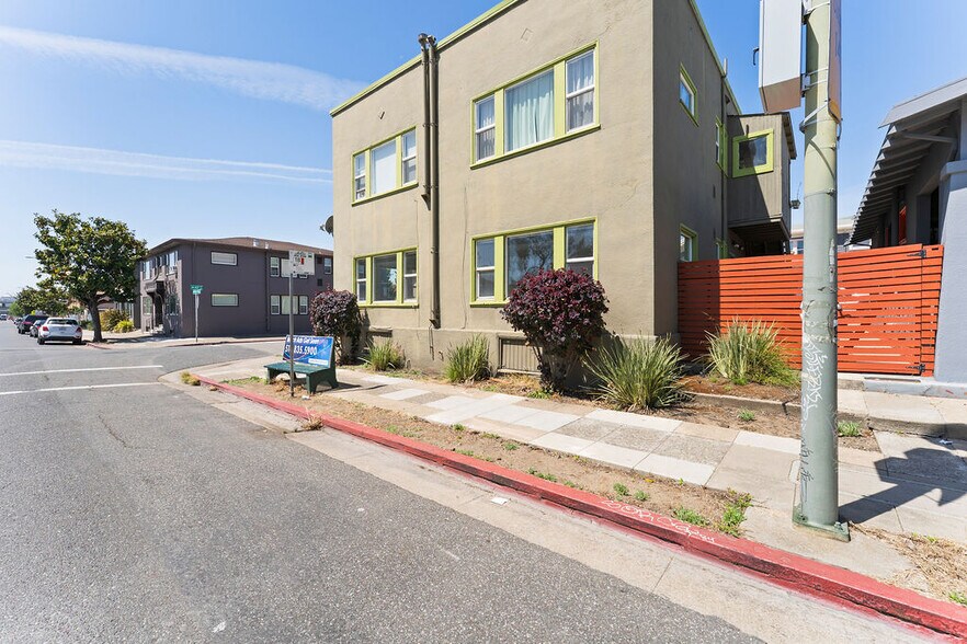 More Photos Of 646 42nd, Oakland Apartments For Sale