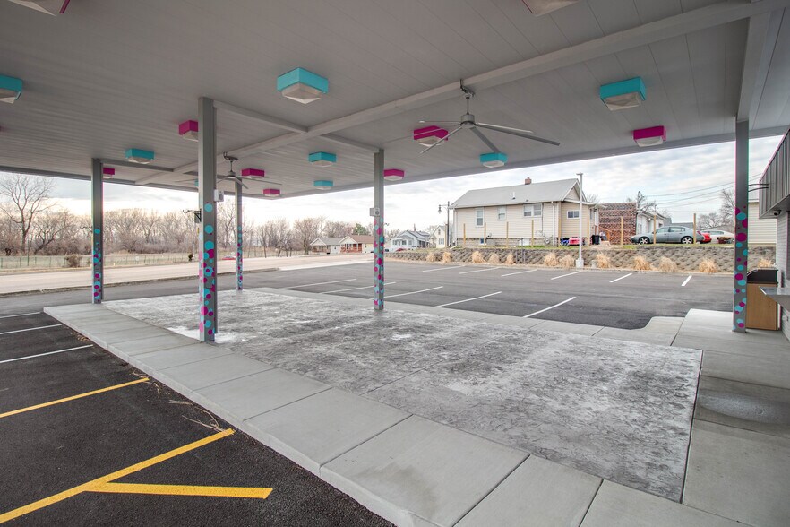 More Photos Of 711 S Central Ave, Roxana General Retail For Sale