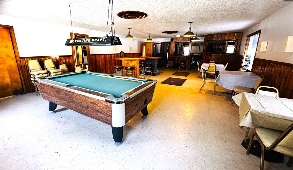 More Photos Of N11050 County Road A, Tomahawk Bar For Sale
