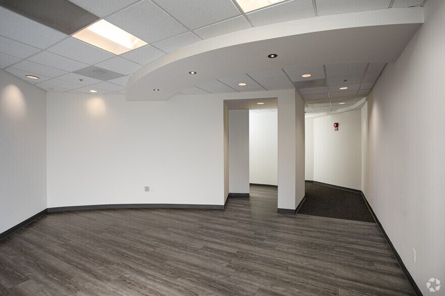 More Photos Of 7927 Jones Branch Dr, McLean Unknown For Lease