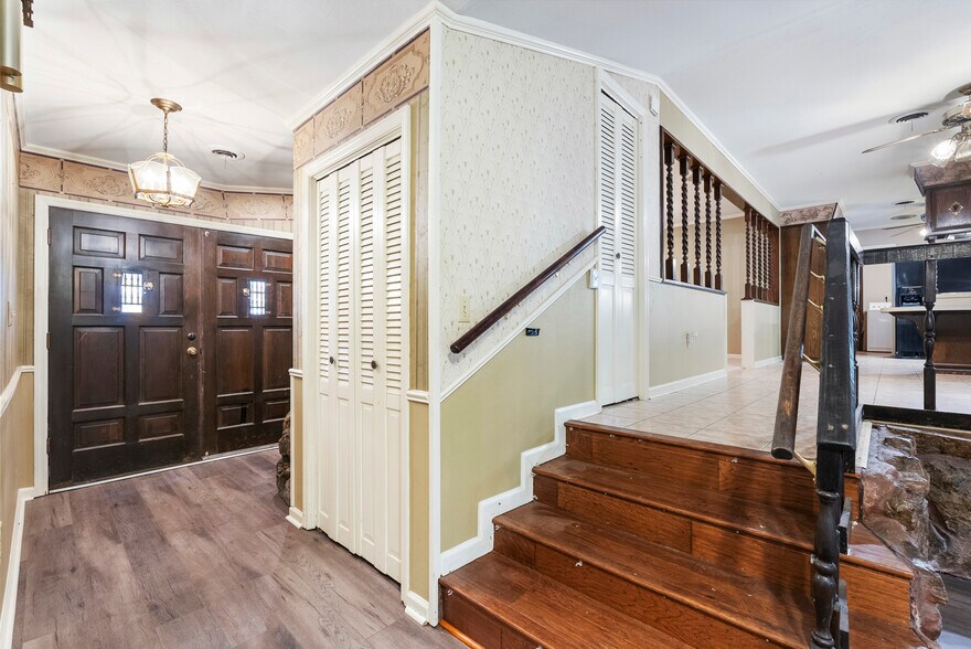 More Photos Of 30 Broadview St, Greenbrier Office For Sale