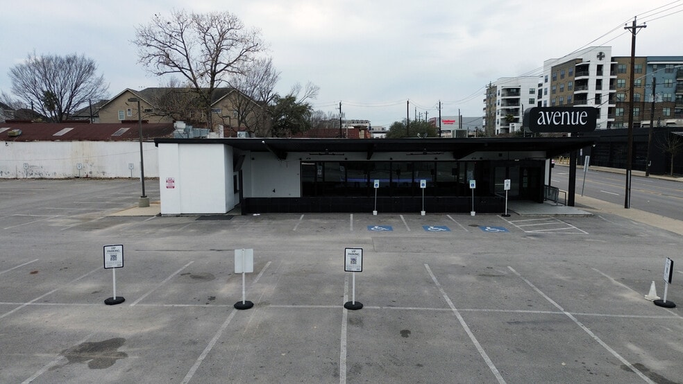 More Photos Of 5317 Washington Ave, Houston Bar For Lease