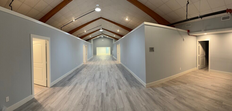 More Photos Of 116 N Clark St, Burleson Religious Facility For Sale
