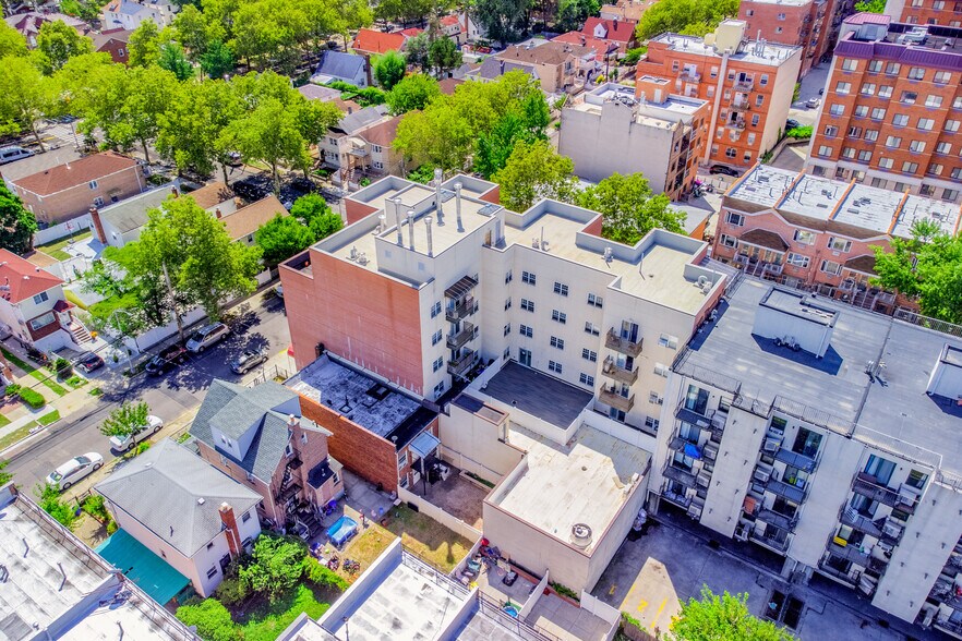 More Photos Of 7159 160th St, Flushing Apartments For Sale