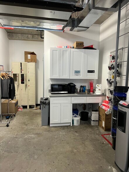 More Photos Of 82 Suydam St, Brooklyn General Retail For Lease