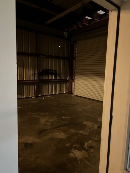 More Photos Of 1427 Tiger Dr, Thibodaux Light Distribution For Lease