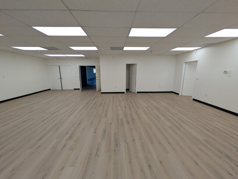 More Photos Of 1835 Dana St, Glendale Distribution For Lease