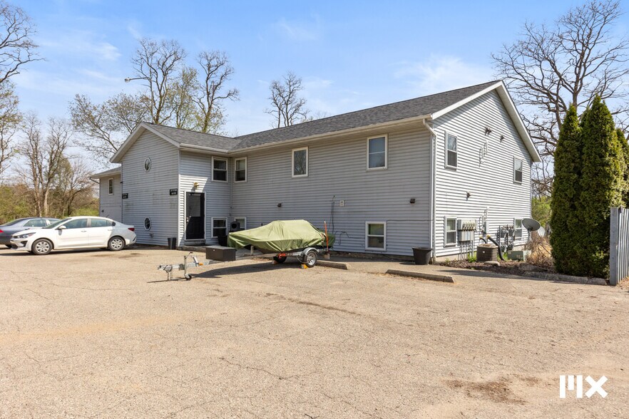 More Photos Of 2535 7th St, Shelbyville Apartments For Sale