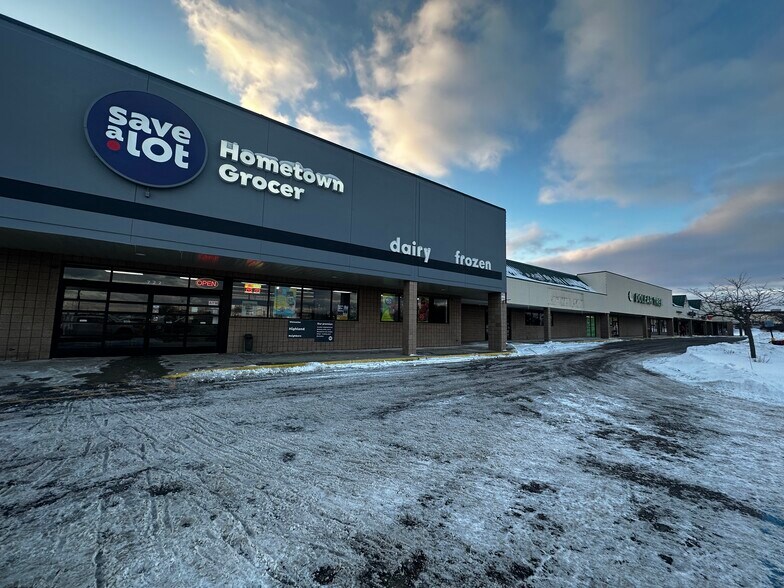 Primary Photo Of 744 W Highland Rd, Highland Unknown For Lease