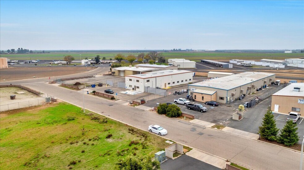 More Photos Of 1839 Thunderbolt Dr, Porterville Warehouse For Lease