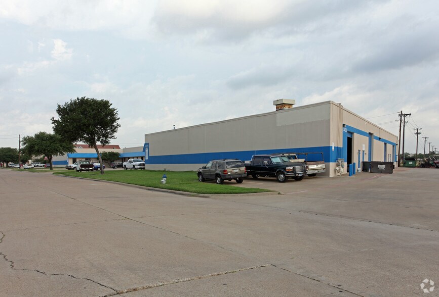 More Photos Of 1420 Century Dr, Carrollton Industrial For Lease