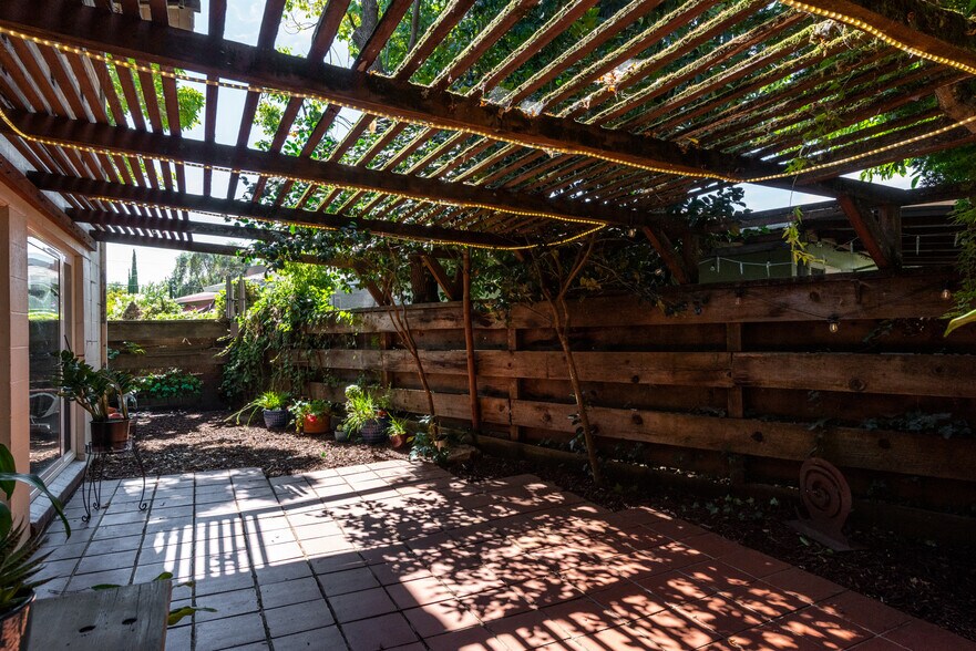 More Photos Of 1041 3rd St, Novato Apartments For Sale