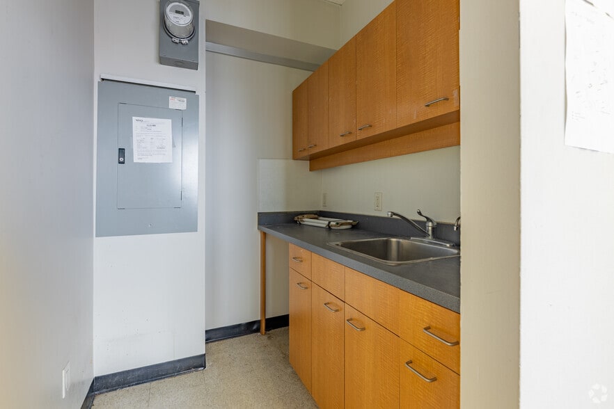 More Photos Of 3636 Steeles Ave E, Toronto Storefront Retail Office For Lease