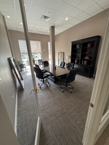 More Photos Of 3195 Dowlen Rd, Beaumont Storefront For Lease