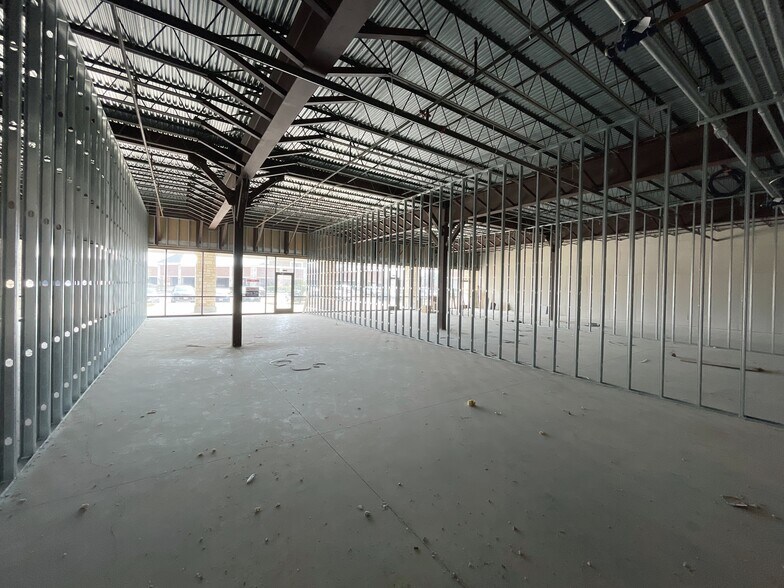 More Photos Of 4899 Highway 6, Missouri City Restaurant For Lease