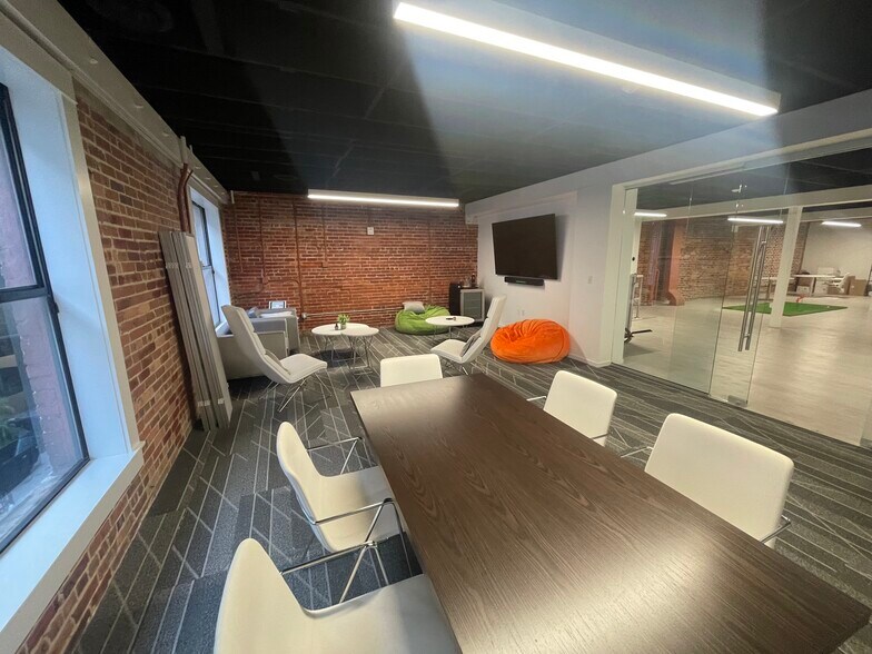 More Photos Of 237-239 2nd Ave S, Saint Petersburg Medical For Lease