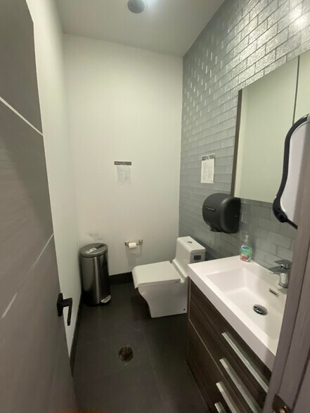 More Photos Of 21915 Linden Blvd, Cambria Heights Office For Sale