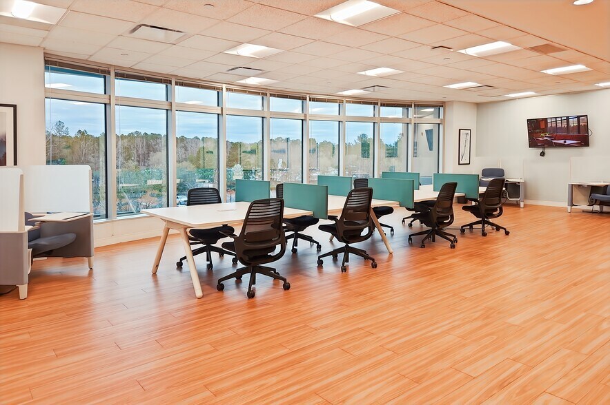 More Photos Of 2530 Meridian Pky, Durham Coworking Space