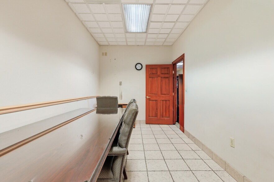 More Photos Of 381 N 9th Ave, Scranton Medical For Sale