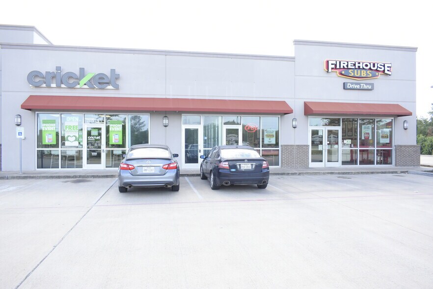 More Photos Of 253 N Bypass 35, Alvin Storefront For Lease