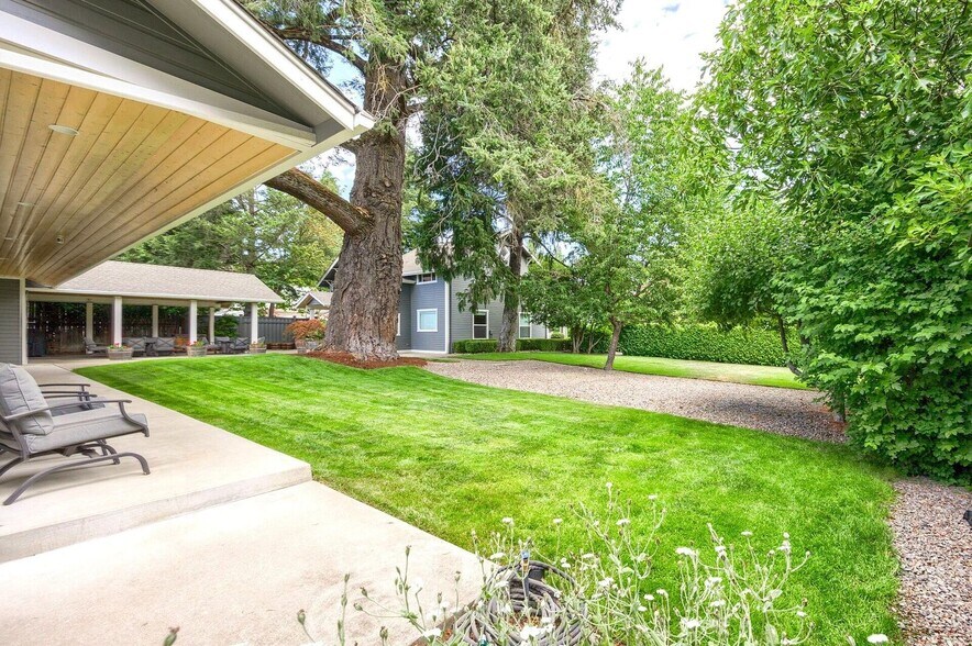 More Photos Of 111 Cedar St, Rogue River Office Residential For Sale