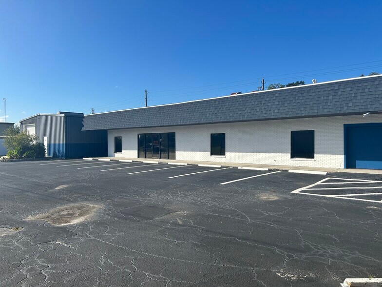 More Photos Of 174 NW 9th ave, Mulberry Distribution For Sale