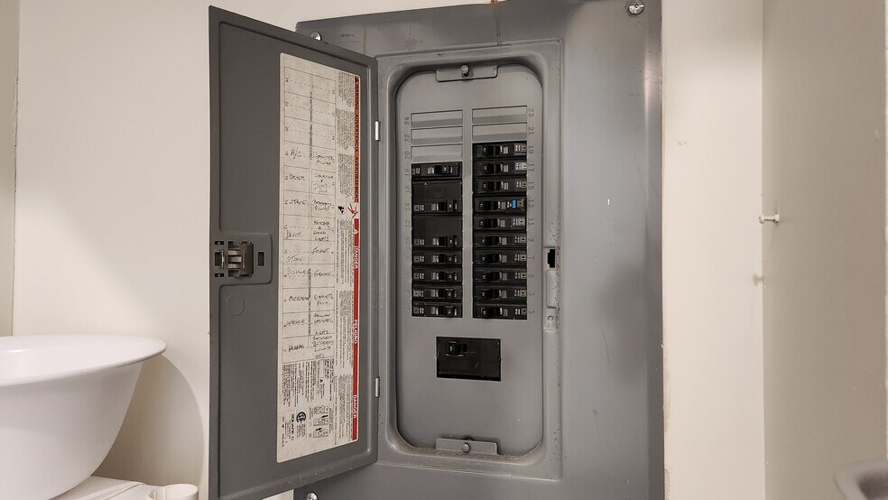 More Photos Of 42 Somerville St, Whitchurch-Stouffville Specialty For Sale