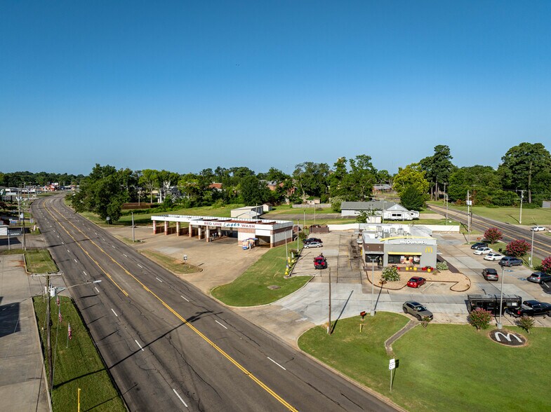 More Photos Of 109 S Greer Blvd, Pittsburg Carwash For Sale