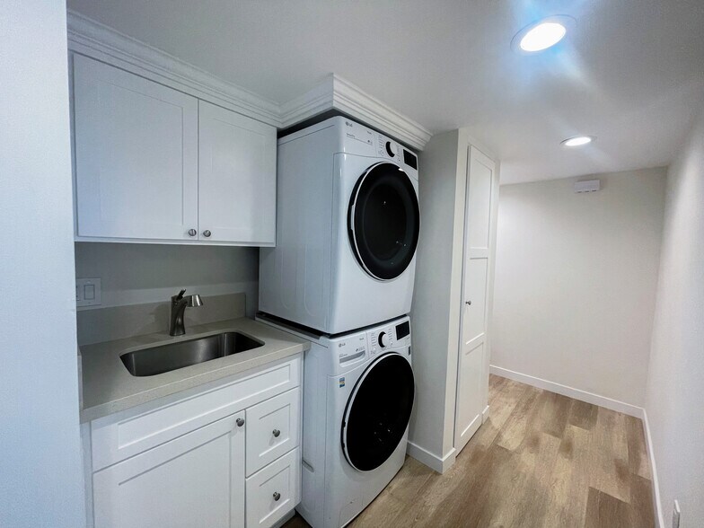 More Photos Of 1250 Manhattan Beach Blvd, Manhattan Beach Apartments For Sale