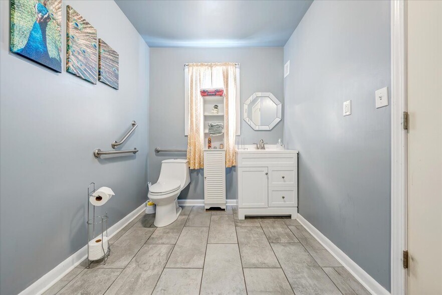 More Photos Of 3118 Williamson Rd NW, Roanoke Freestanding For Sale