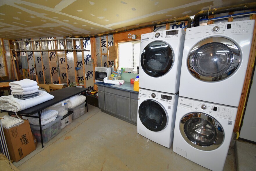 More Photos Of 3555 Yale Kilgore Rd, Island Park Multifamily For Sale