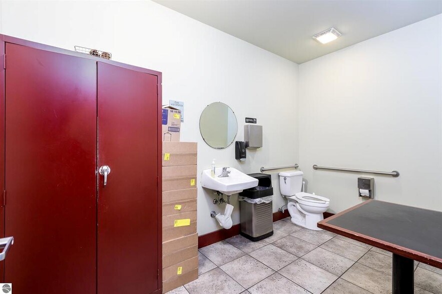 More Photos Of 245 S Benzie Blvd, Beulah Storefront For Sale