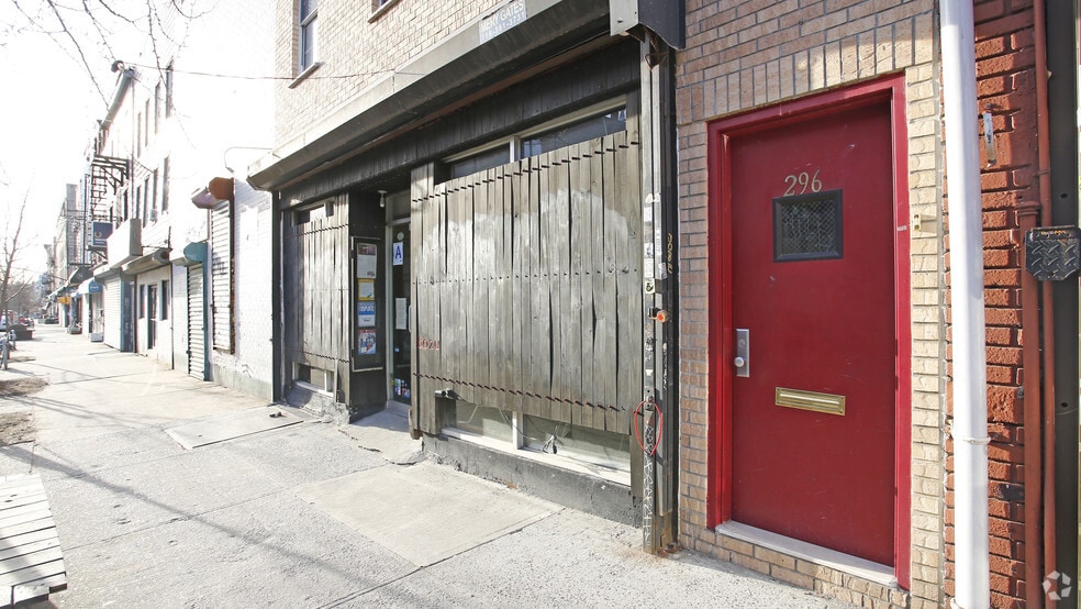 More Photos Of 296 Grand St, Brooklyn Apartments For Lease