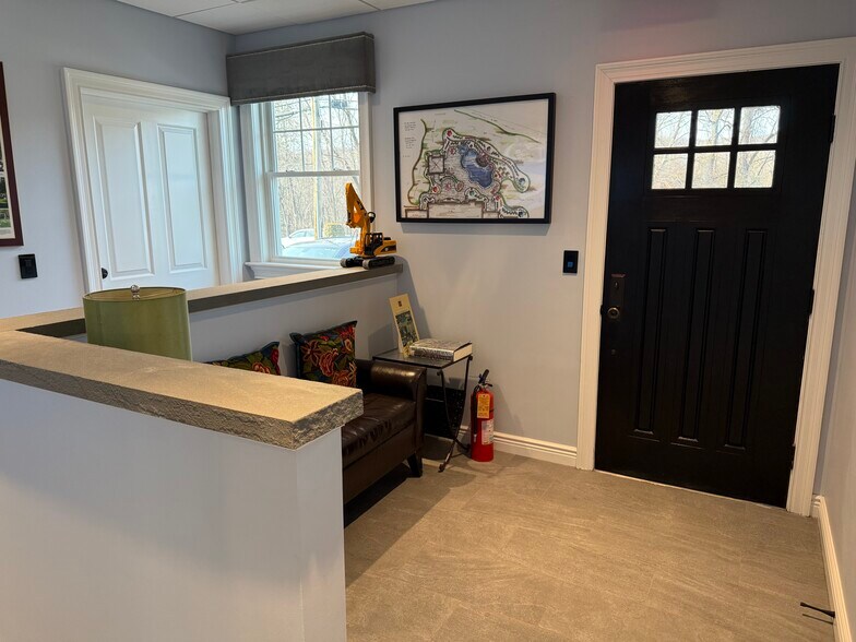 More Photos Of 90 Ramapo Valley Rd, Oakland Freestanding For Lease