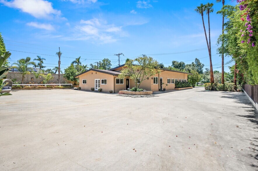 More Photos Of 5905 Old Wheeler Rd, La Verne Assisted Living For Lease