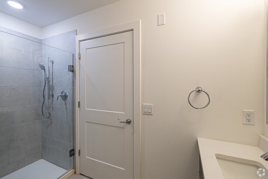 More Photos Of 10 W Westfield Ave W, Roselle Park Apartments For Lease