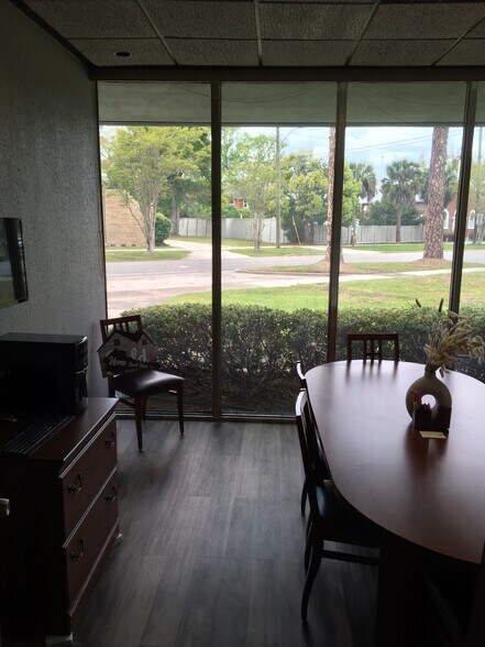 More Photos Of 711 Margaret St, Jacksonville Office For Sale