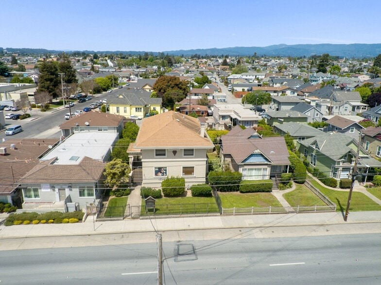 More Photos Of 217 E Lake Ave, Watsonville Office For Sale