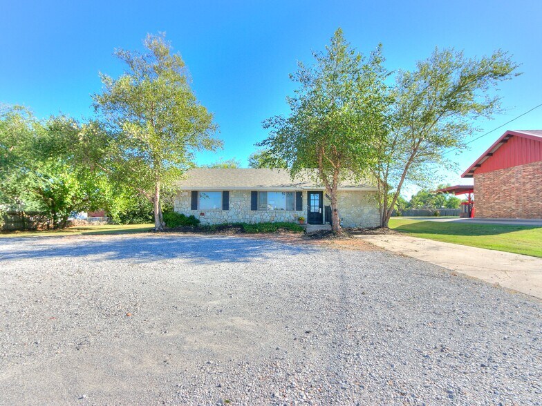 More Photos Of 16446 NE 23rd St, Choctaw Office Residential For Sale