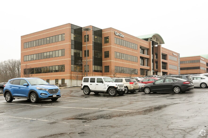 More Photos Of 9100 South Hills Blvd, Broadview Heights Office For Lease