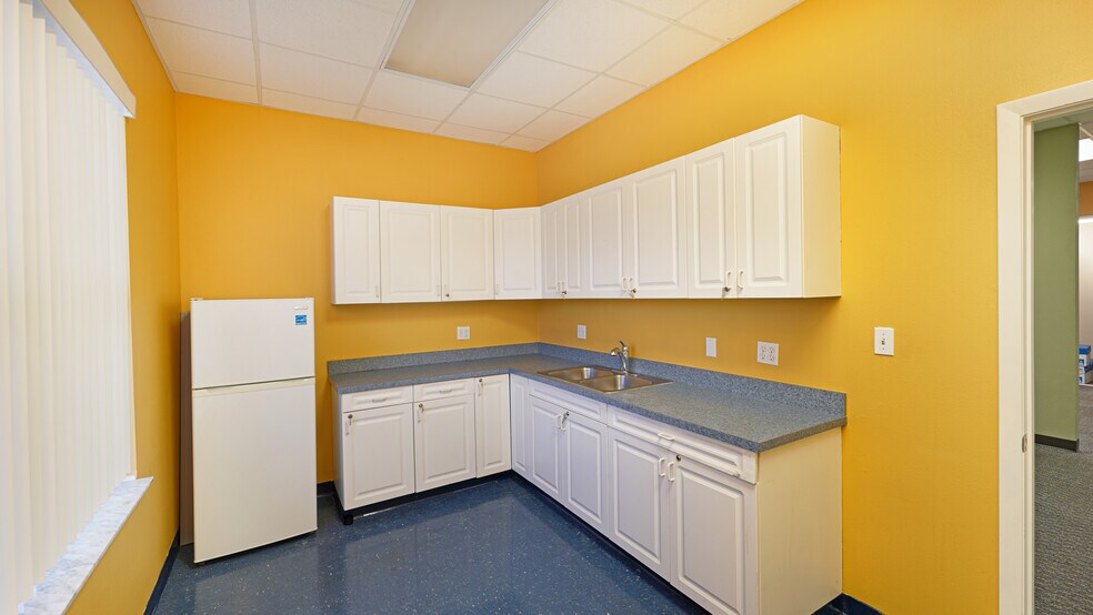 More Photos Of 3950 Sr-64 E, Bradenton Medical For Sale