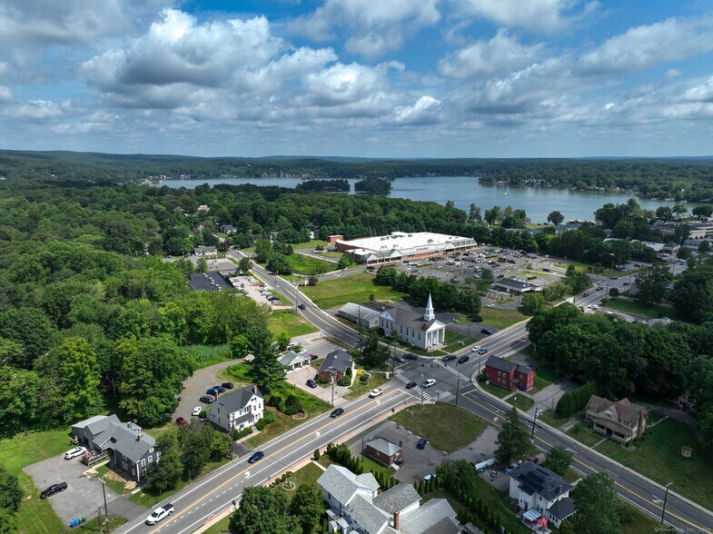 More Photos Of 8 W High St, East Hampton Office For Sale