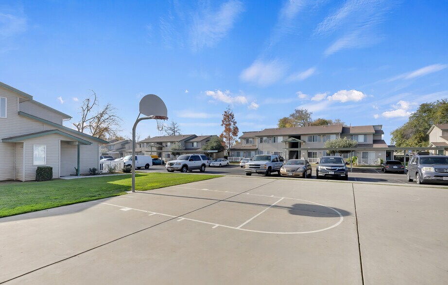 More Photos Of 1832 Merced St, Madera Apartments For Sale