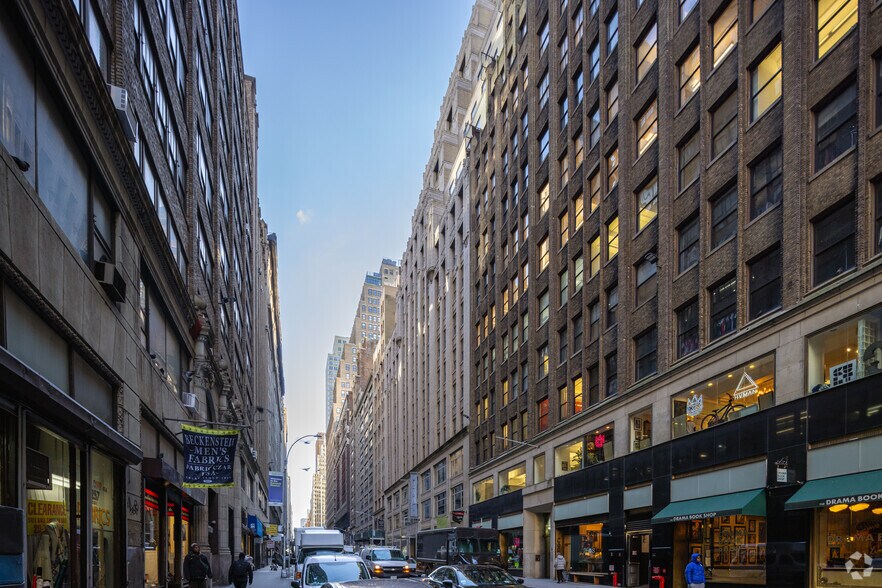 More Photos Of 250 W 39th St, New York Office For Sale