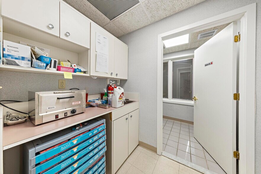 More Photos Of 257 Monmouth Rd, Oakhurst Medical For Sale