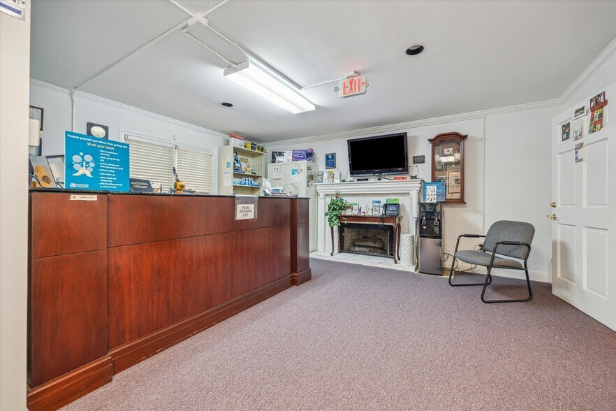 More Photos Of 5135 Edloe St, Houston Office Residential For Sale